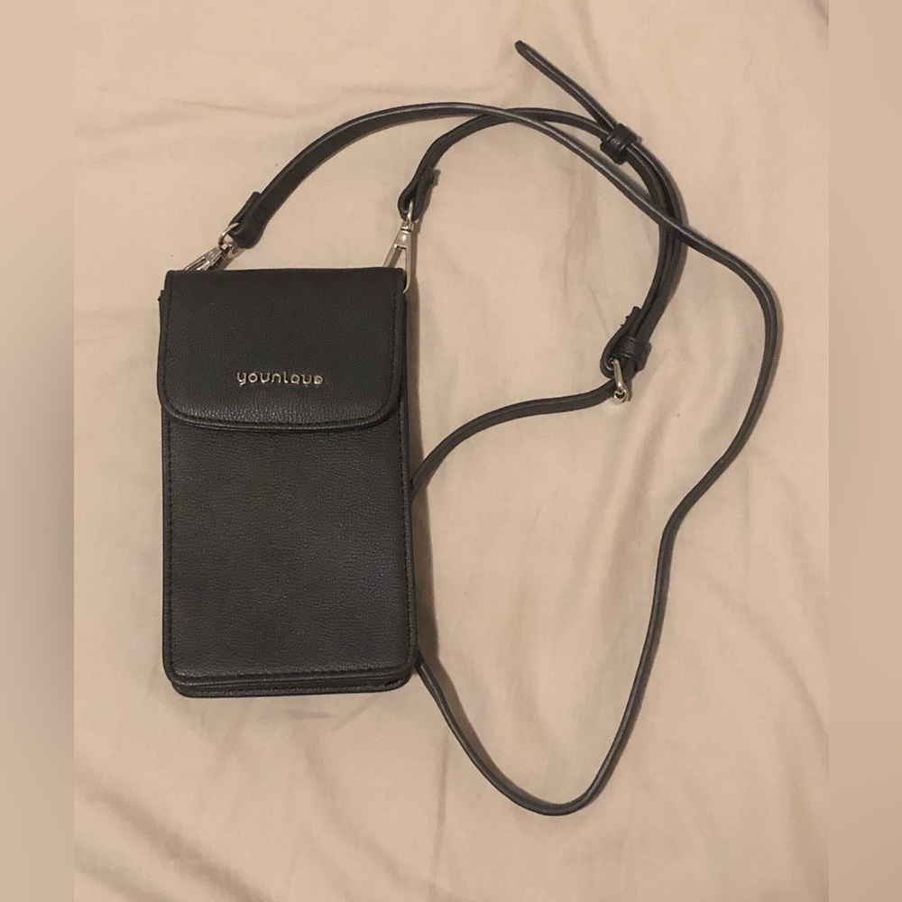 Younique Black Crossbody Cellphone Wallet Purse.NWOT. Lightweight.4x7x1